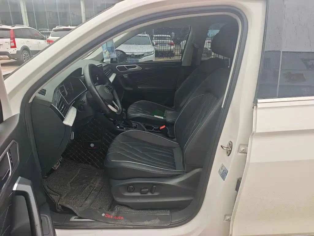 Volkswagen Tiguan L — миниатюра 5