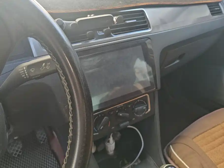 Volkswagen Santana — миниатюра 13