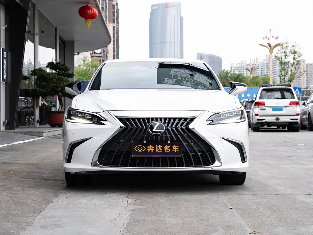 Lexus ES — миниатюра 2
