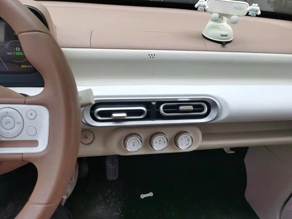 Wuling MINIEV — миниатюра 9