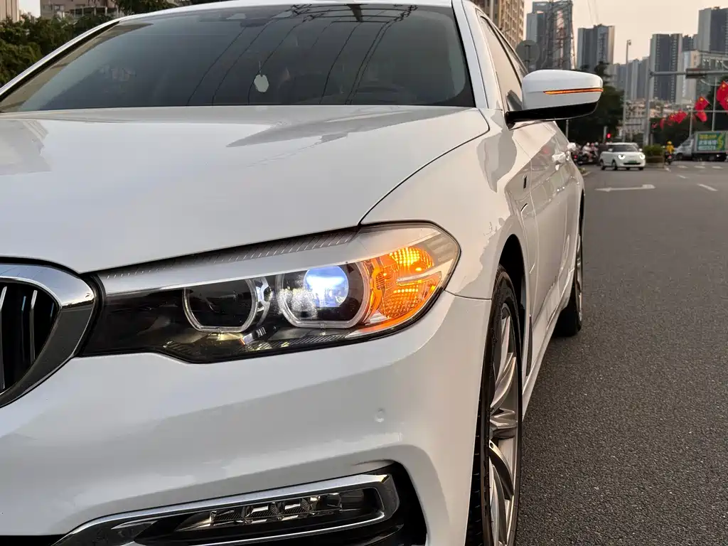 BMW 5 Series New Energy — миниатюра 31