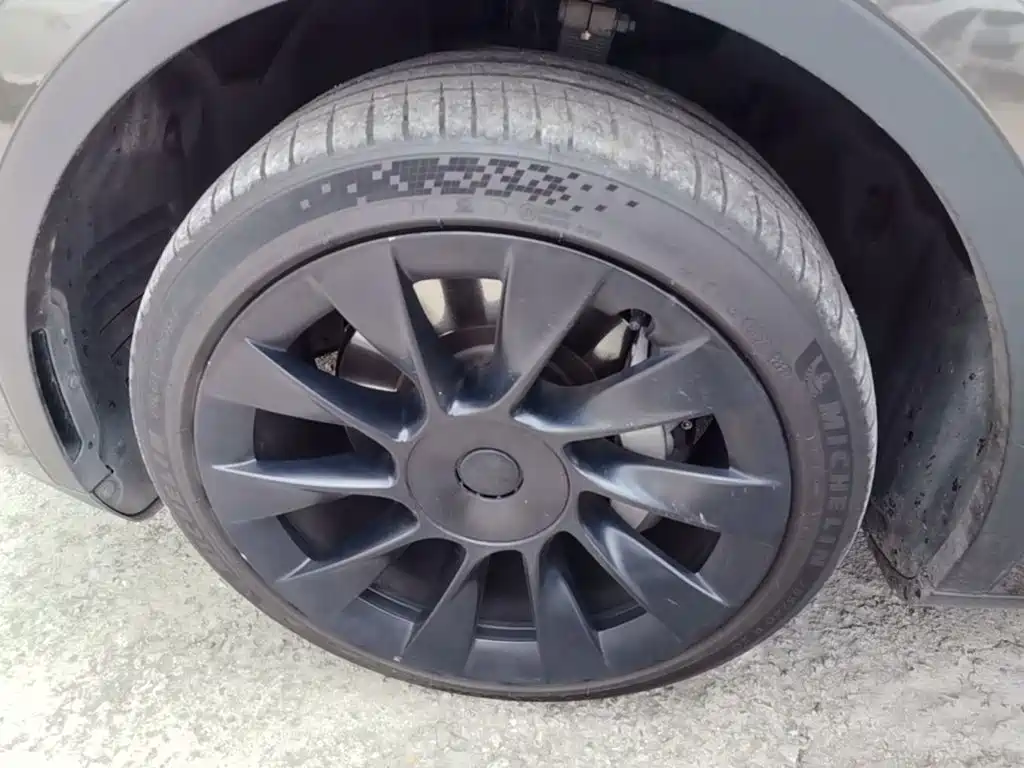 Tesla Model Y — миниатюра 23