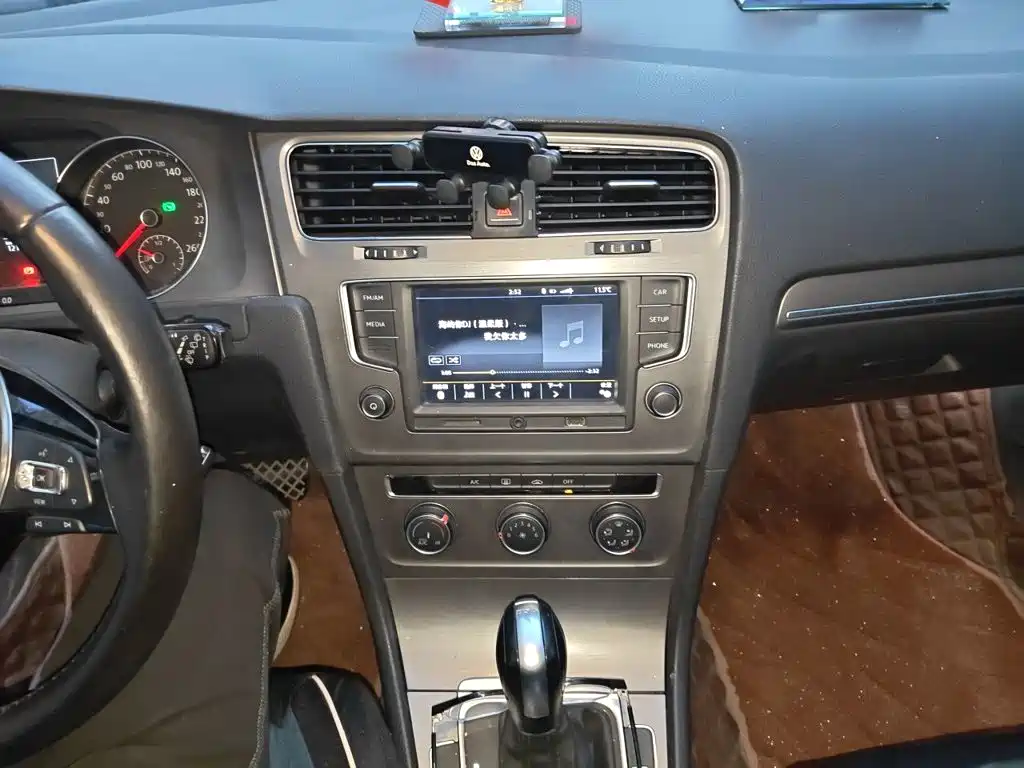 Volkswagen Golf — миниатюра 9