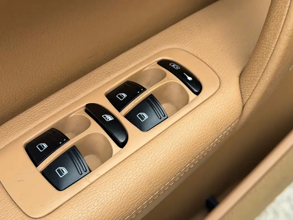 Porsche Cayenne — миниатюра 29
