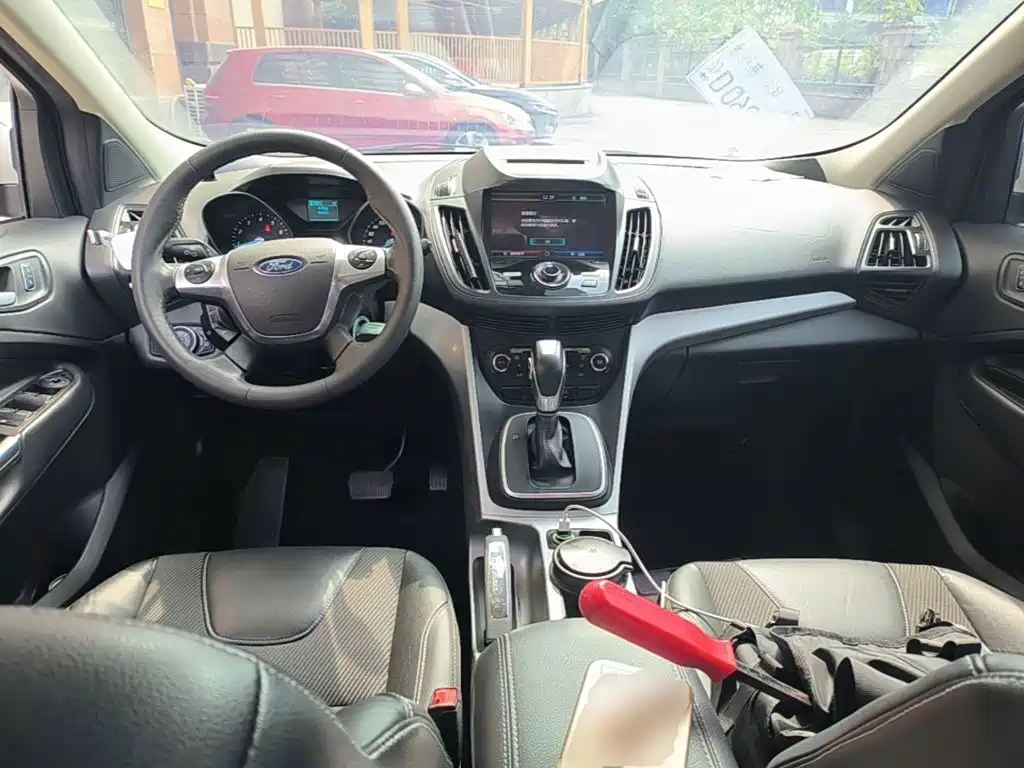 Ford Kuga — миниатюра 10
