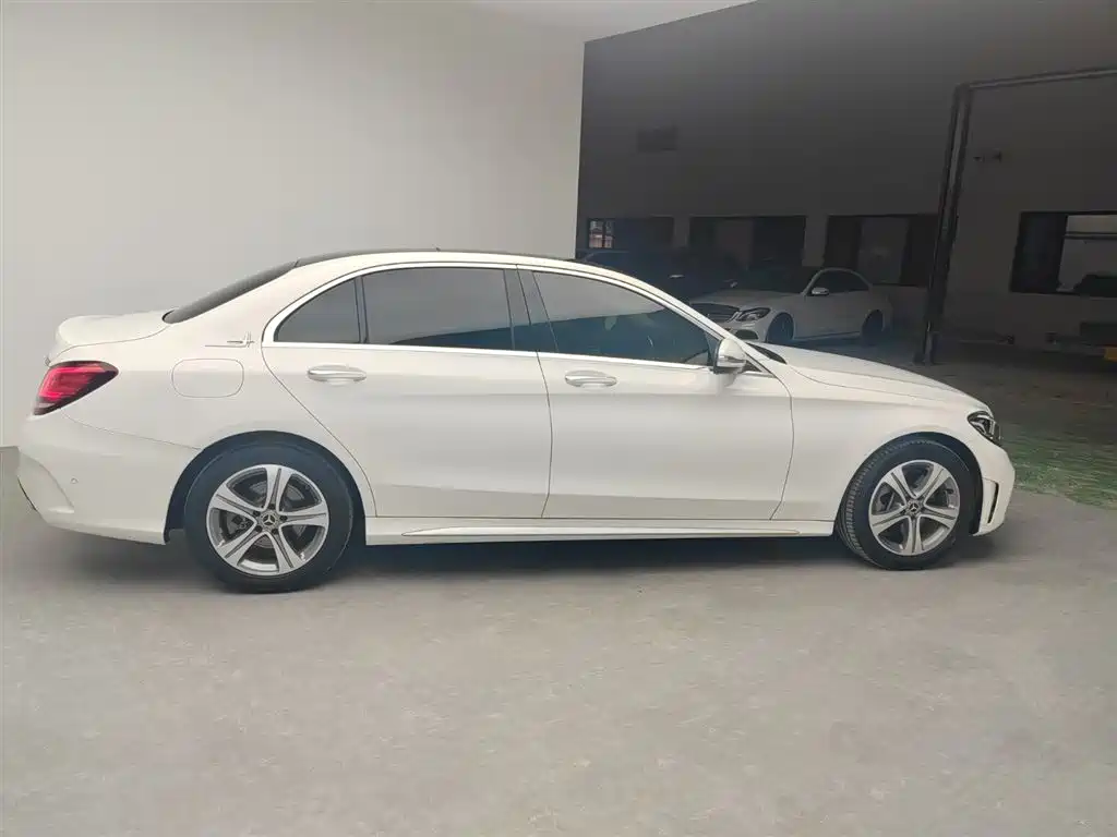 Mercedes-Benz C-Class — миниатюра 5