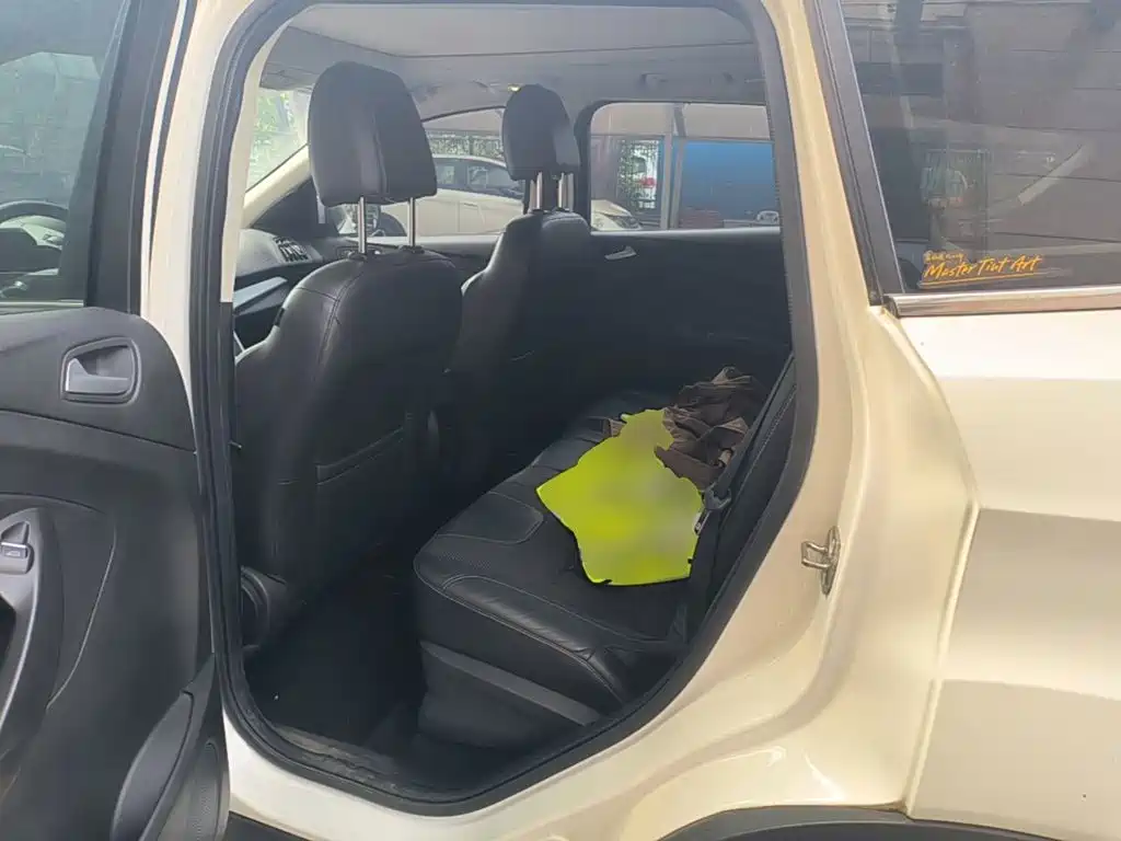 Ford Kuga — миниатюра 17