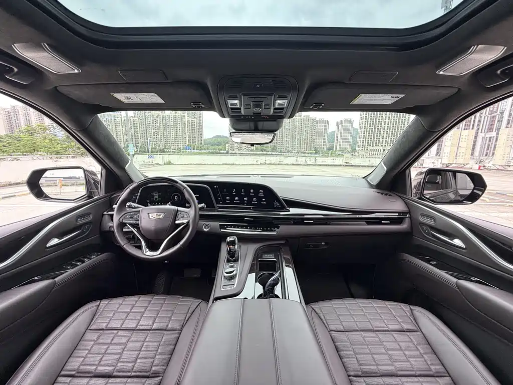 Cadillac Escalade — миниатюра 8