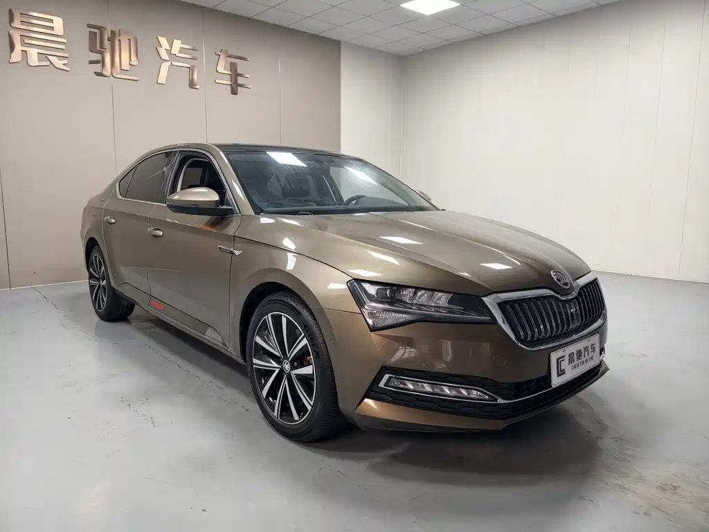 Skoda Superb — миниатюра 3