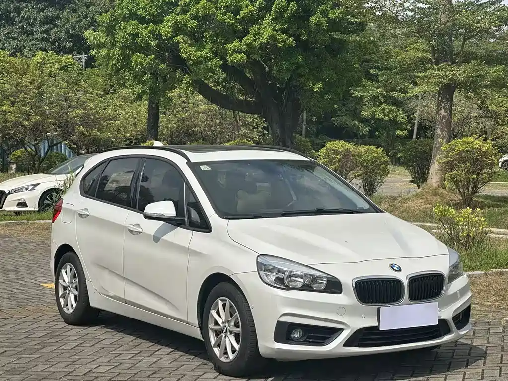 BMW 2 Series Active Tourer — миниатюра 3