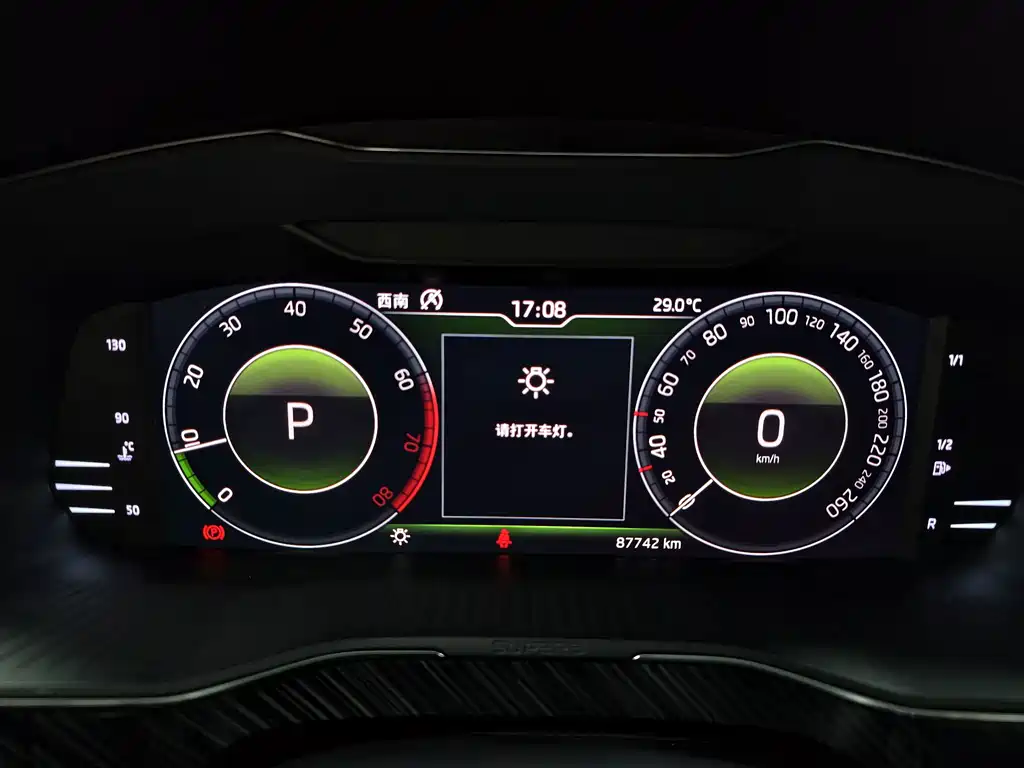 Skoda Superb — миниатюра 11