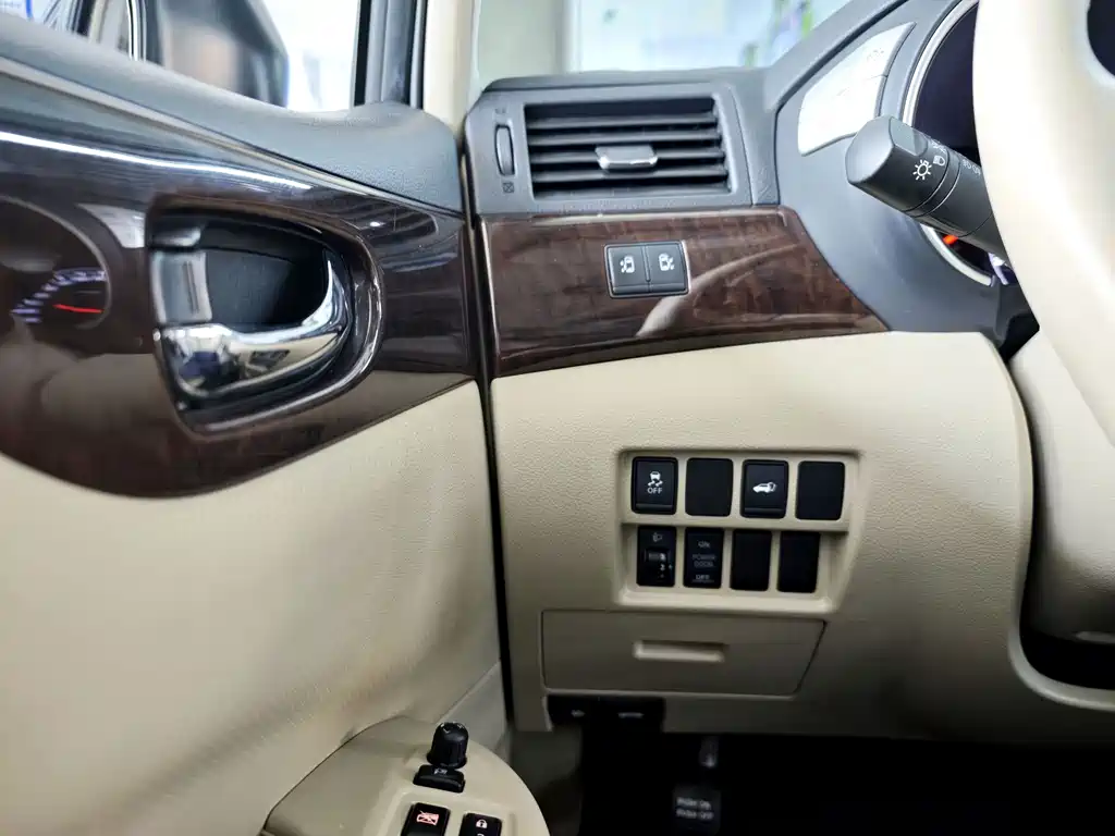 Nissan Quest — миниатюра 11