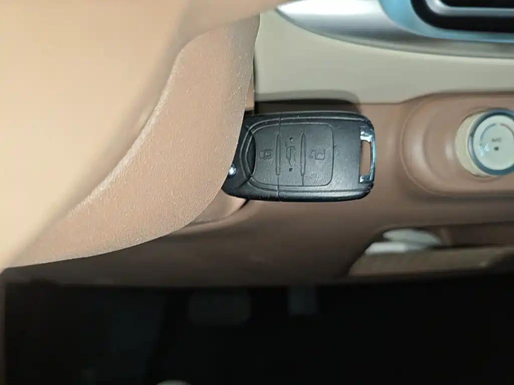 Wuling MINIEV — миниатюра 9