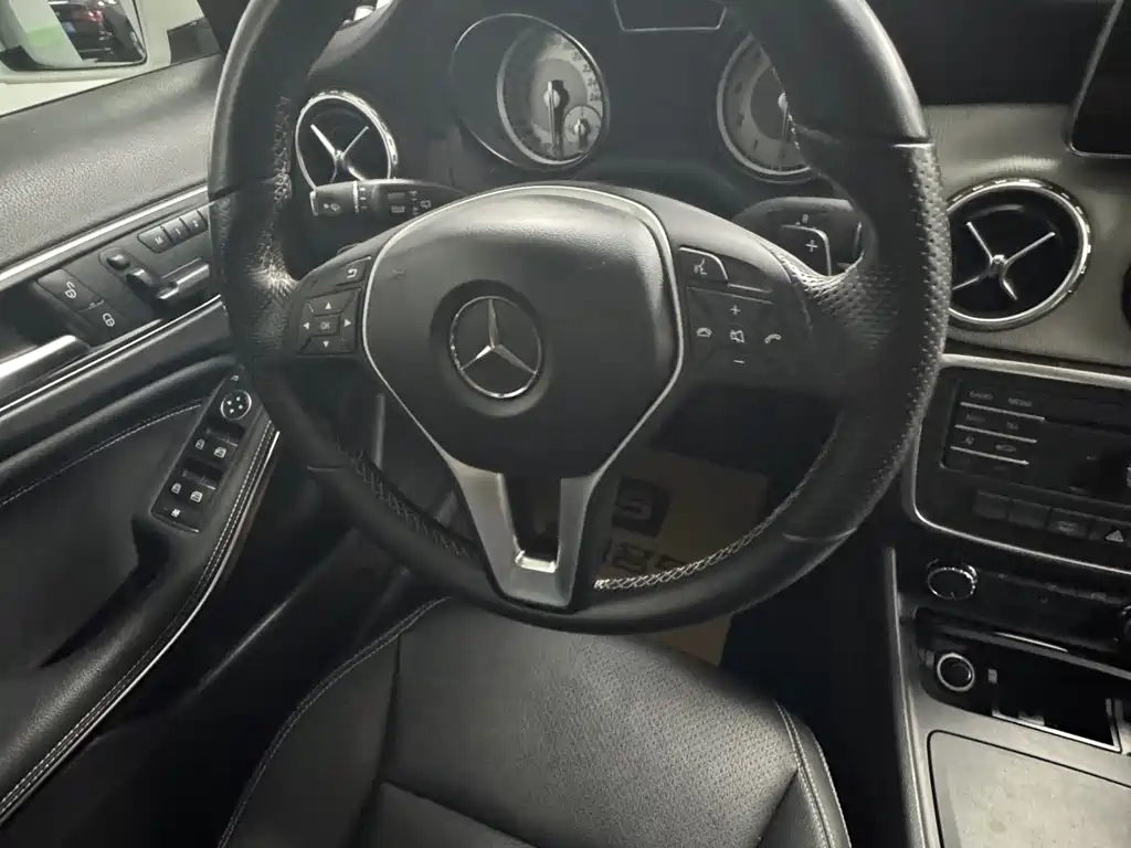 Mercedes-Benz GLA — миниатюра 9