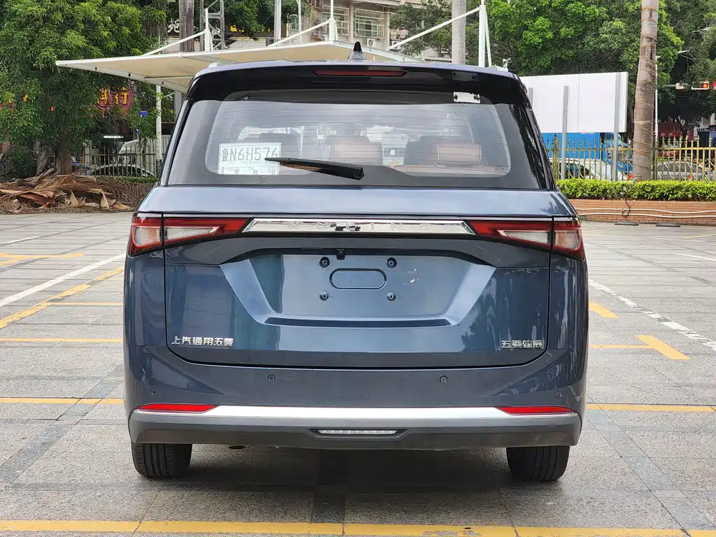 Wuling Jiachen — миниатюра 5