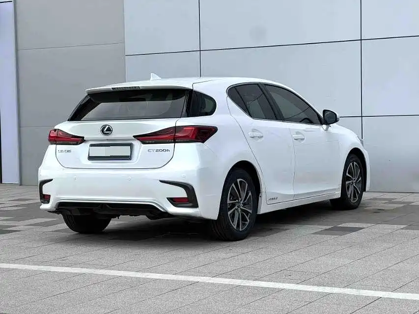 Lexus CT — миниатюра 7