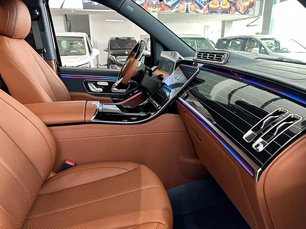 Mercedes-Benz Vito 2024 2.0T 7 мест