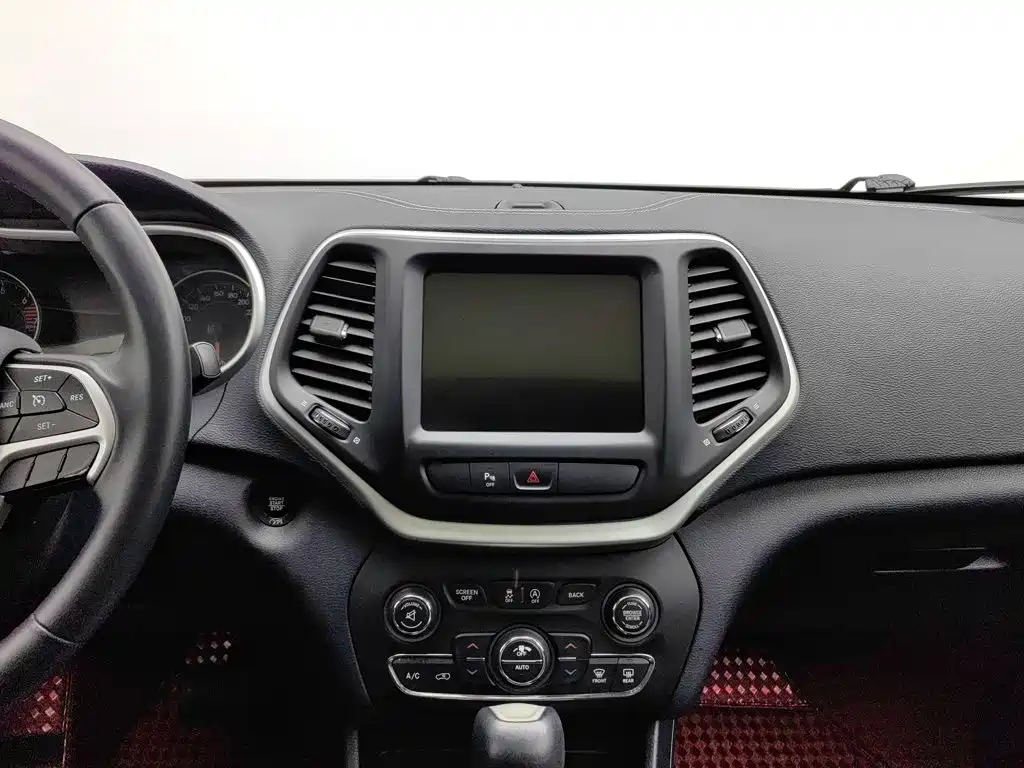 Jeep Cherokee — миниатюра 12