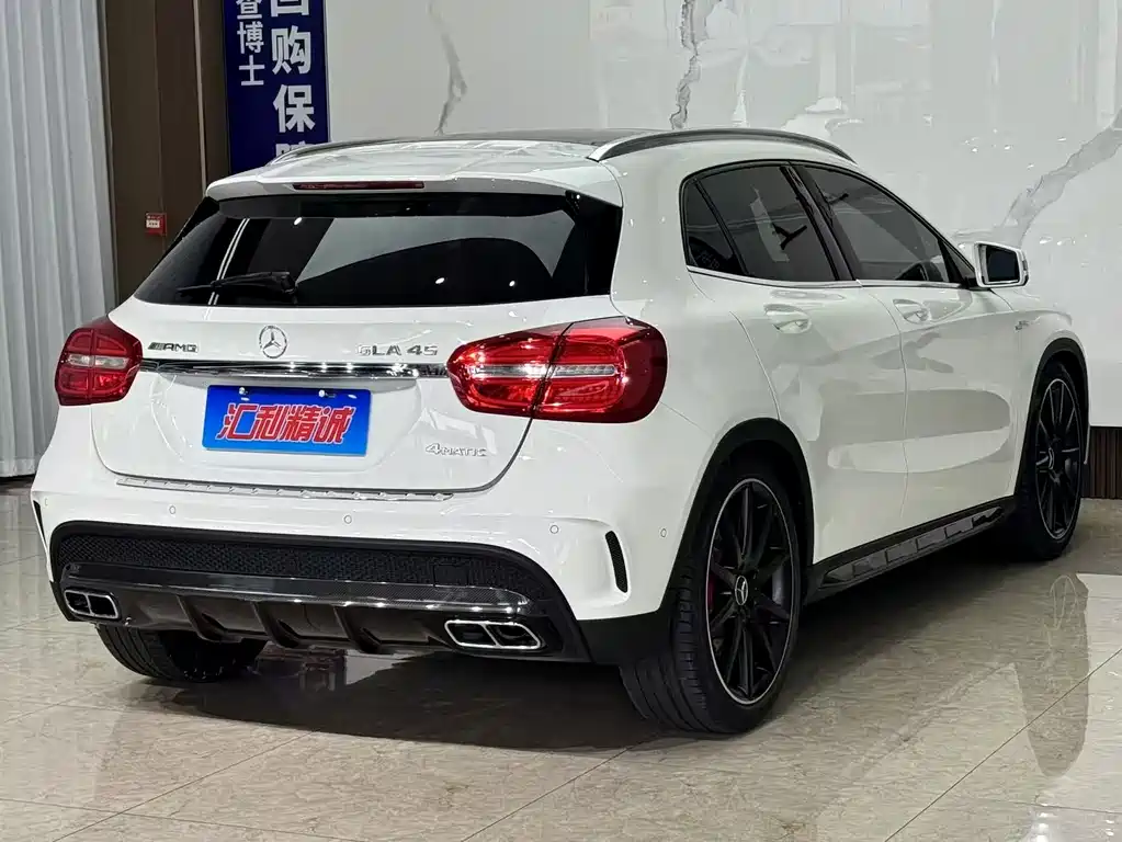 Mercedes-Benz GLA AMG — миниатюра 7