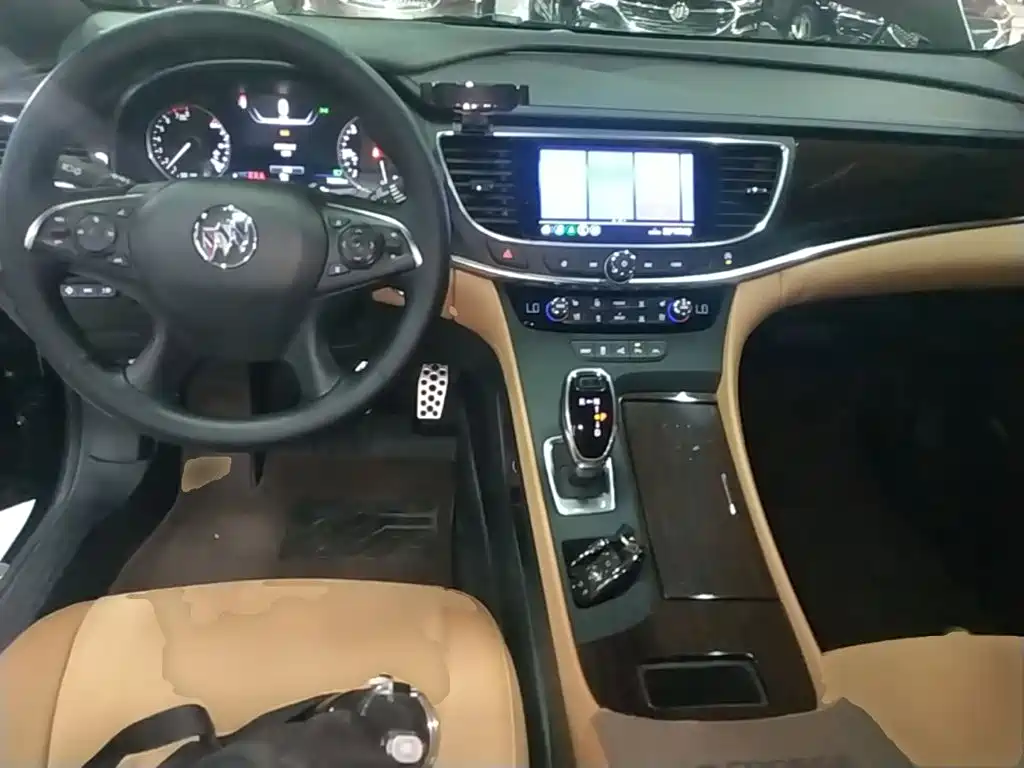 Buick LaCrosse — миниатюра 10