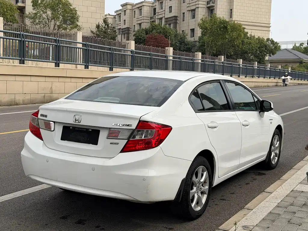 Honda Civic — миниатюра 4