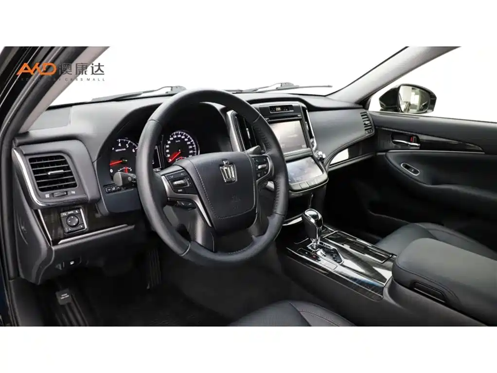 Toyota Crown 2015 2.0T Fashion