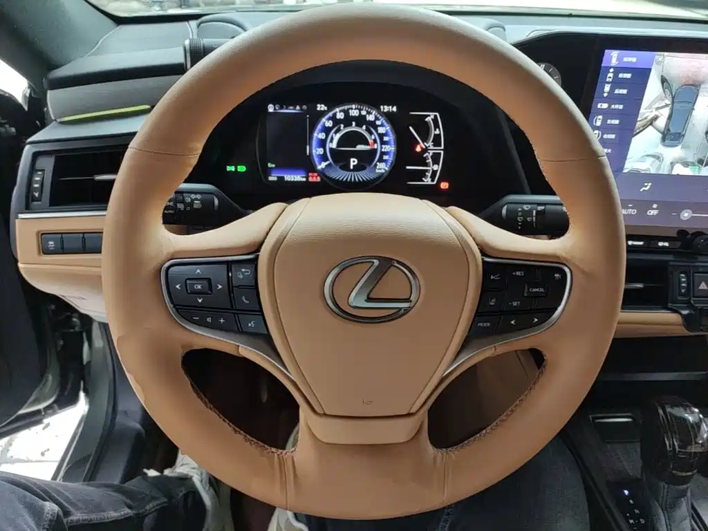 Lexus ES — миниатюра 11
