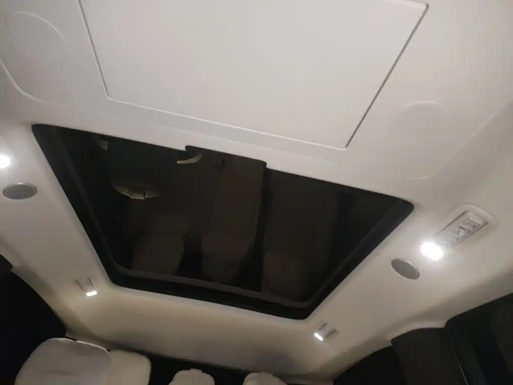 Li Auto Li MEGA — миниатюра 15