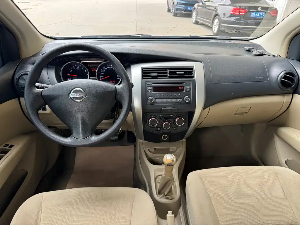 Nissan Livina — миниатюра 10