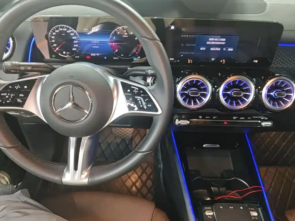 Mercedes-Benz GLB — миниатюра 10