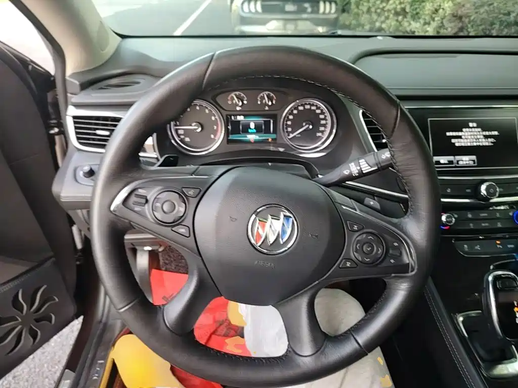 Buick LaCrosse — миниатюра 11