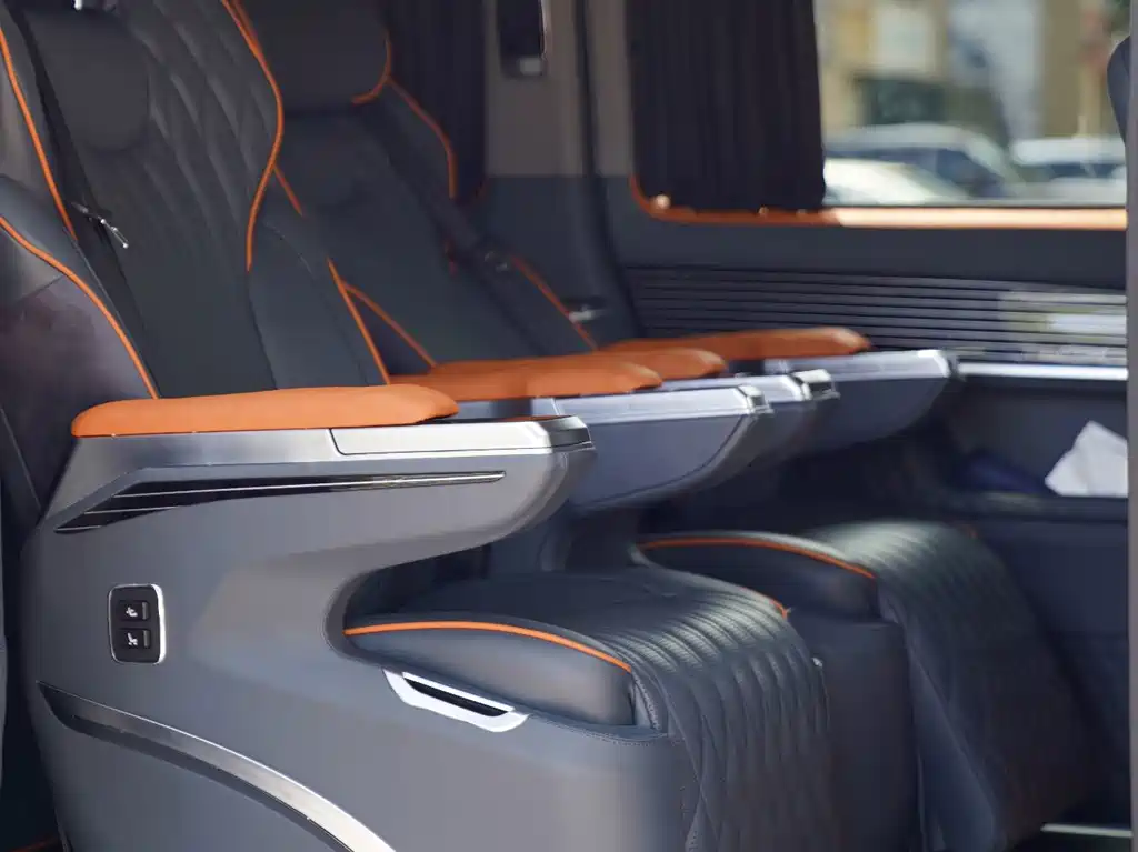 Mercedes-Benz V-Class — миниатюра 25