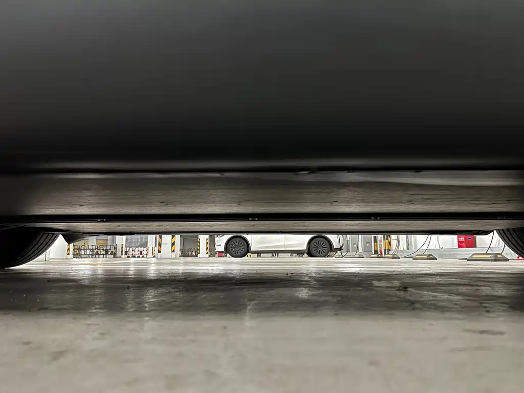Tesla Model Y — миниатюра 52