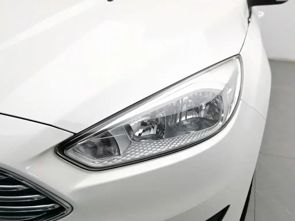 Ford Focus — миниатюра 7