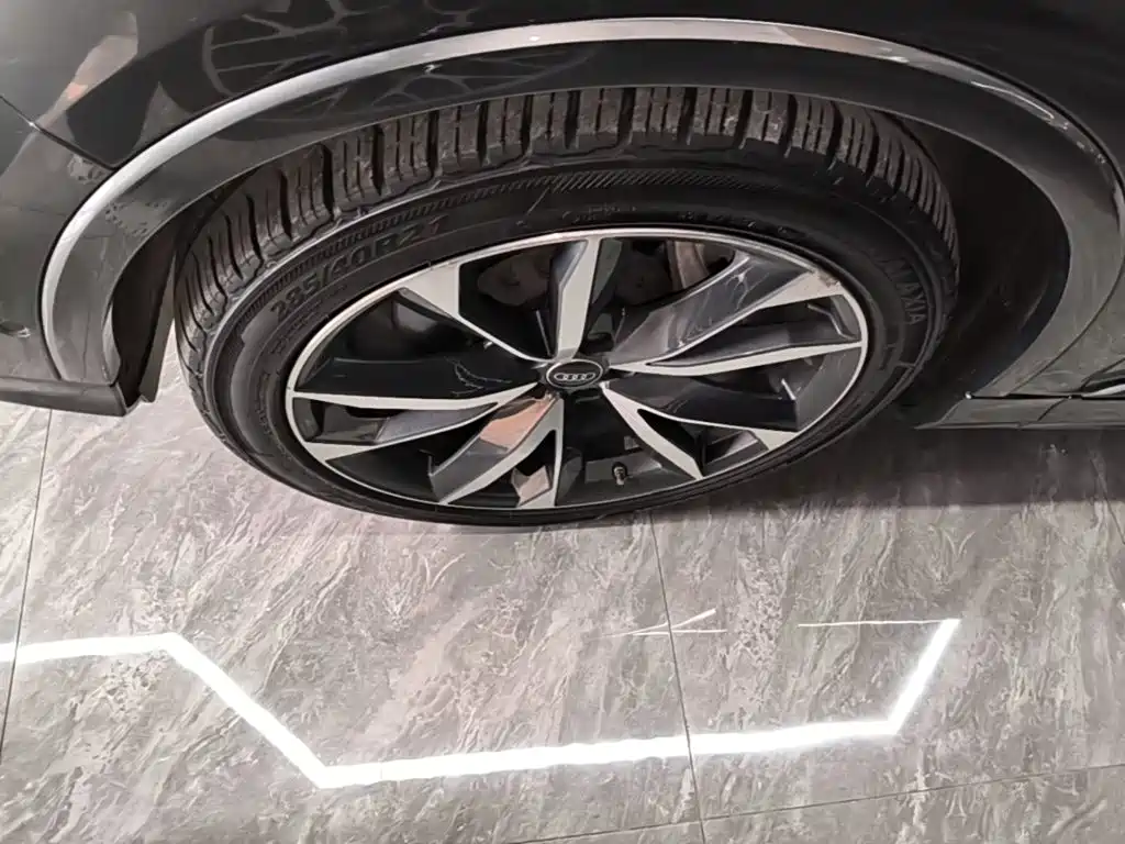 Audi Q7 — миниатюра 23