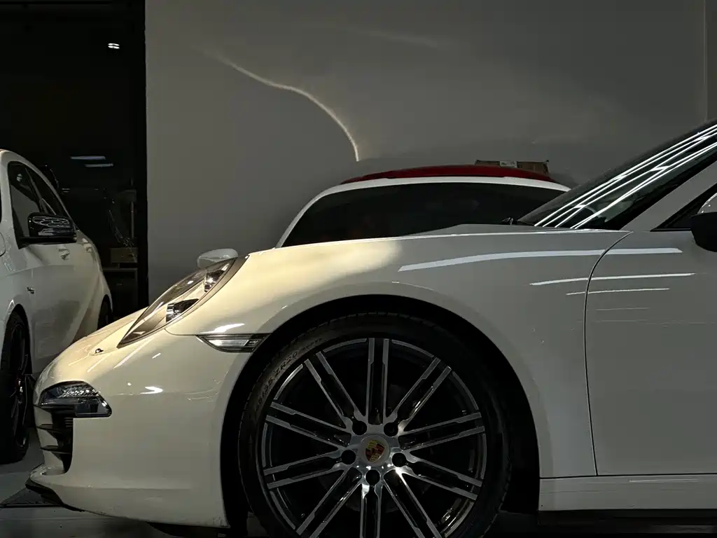 Porsche 911 2015 Carrera 4 3.4L Style Edition