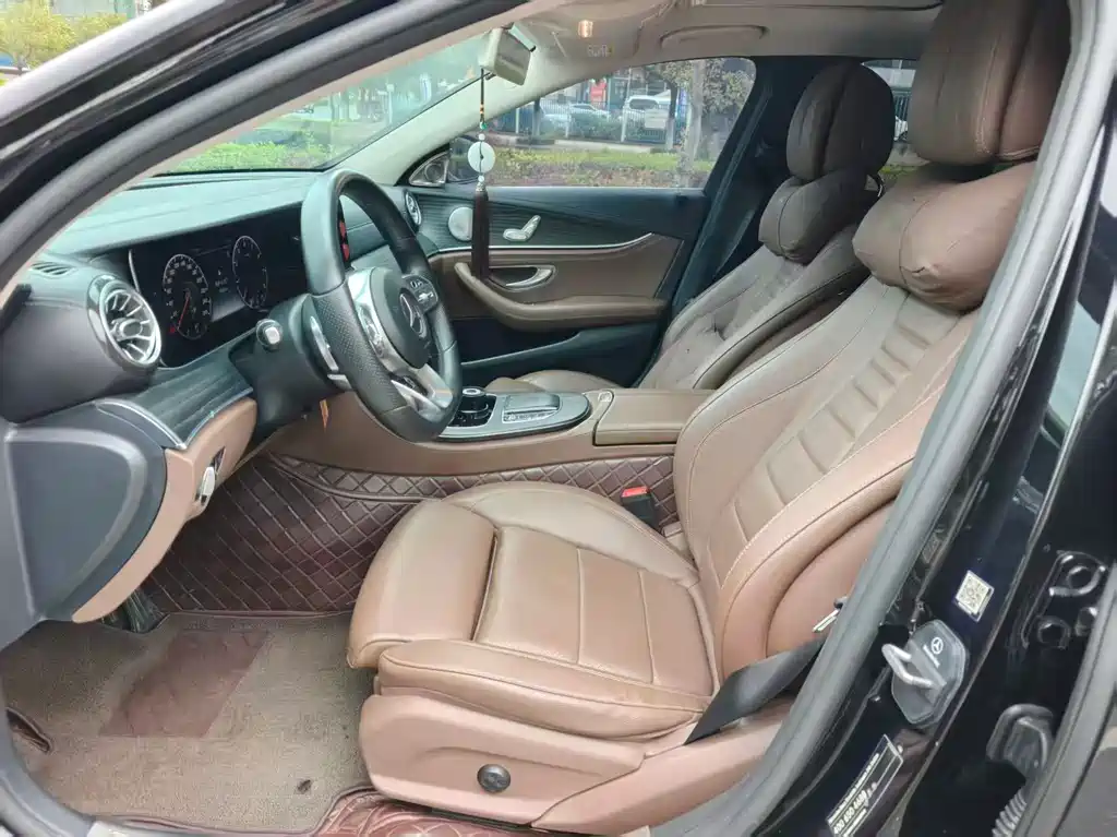 Mercedes-Benz E-Class — миниатюра 8