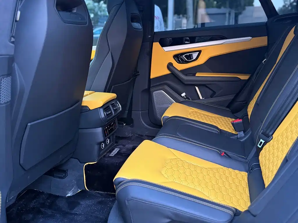 Lamborghini Urus — миниатюра 12