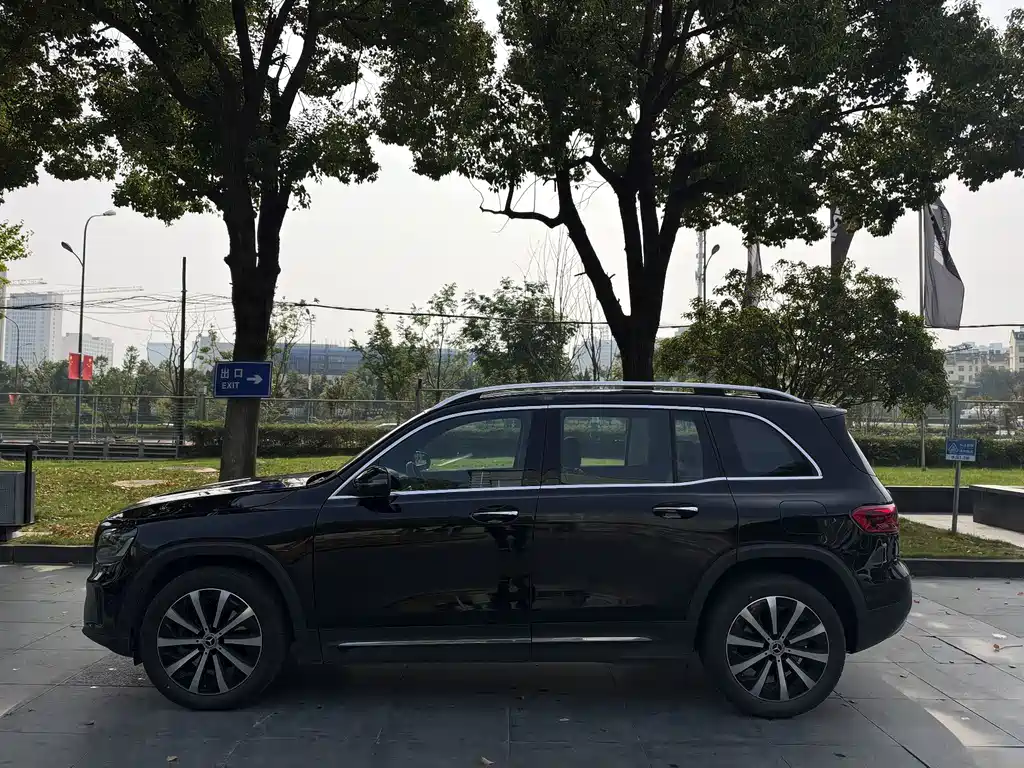 Mercedes-Benz GLB — миниатюра 8