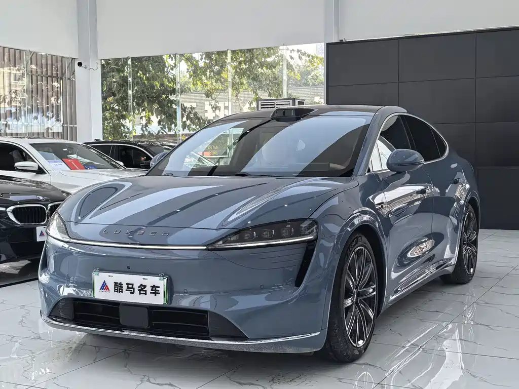 智界 Zhijie R7 2025