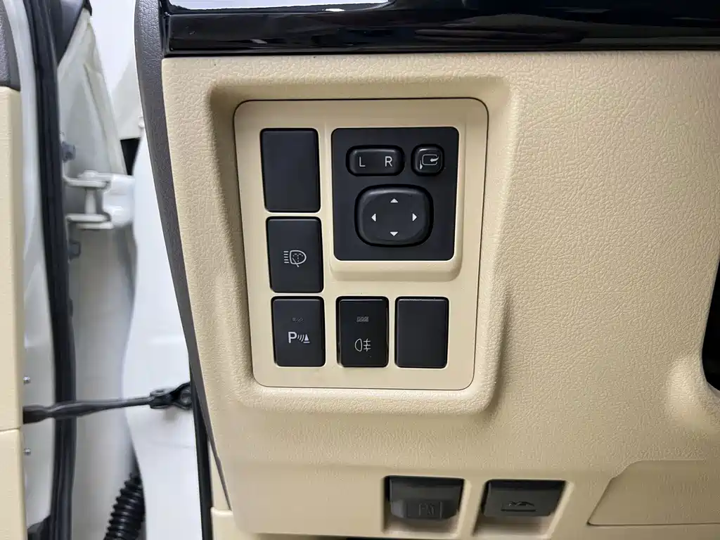 Toyota Prado (Import) — миниатюра 10