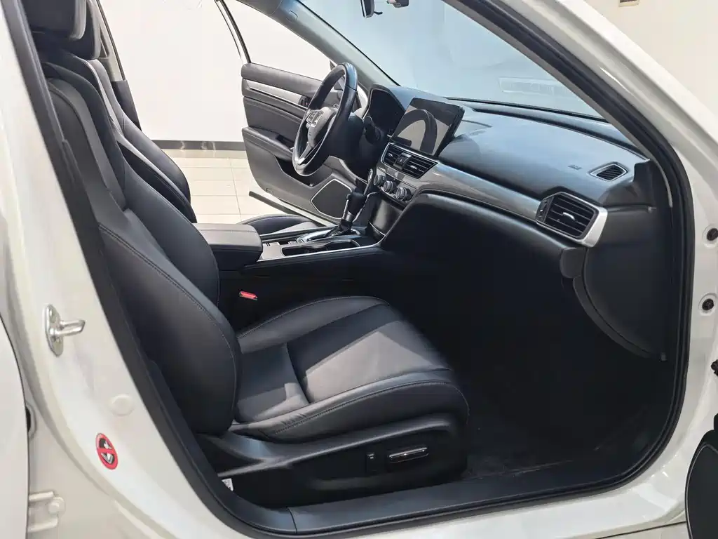 Honda Accord — миниатюра 17