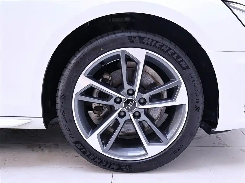 Audi A4L 2023 40 TFSI Fashion