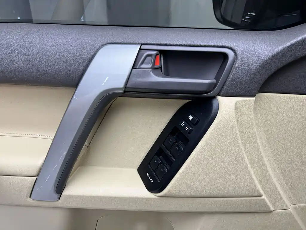 Toyota Prado (Import) — миниатюра 9