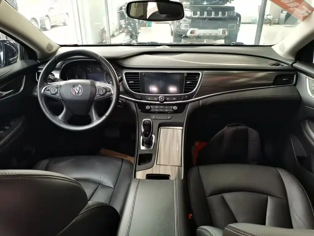 Buick LaCrosse — миниатюра 10