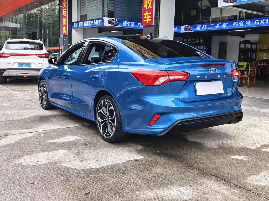 Ford Focus — миниатюра 6