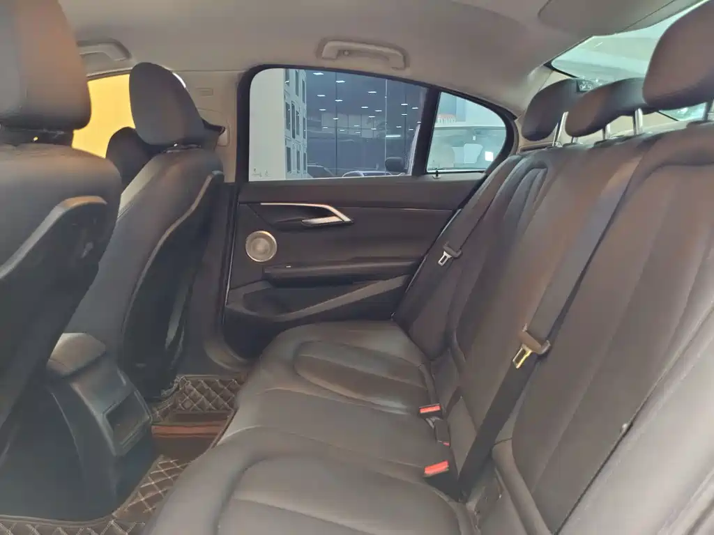 BMW 1 Series — миниатюра 24