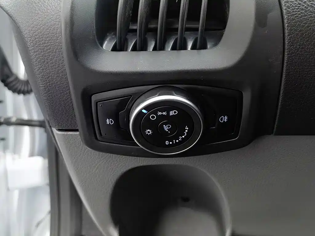 Ford Transit — миниатюра 21