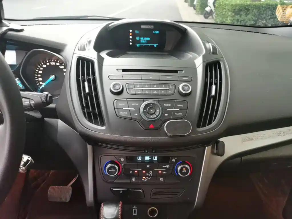 Ford Kuga — миниатюра 13