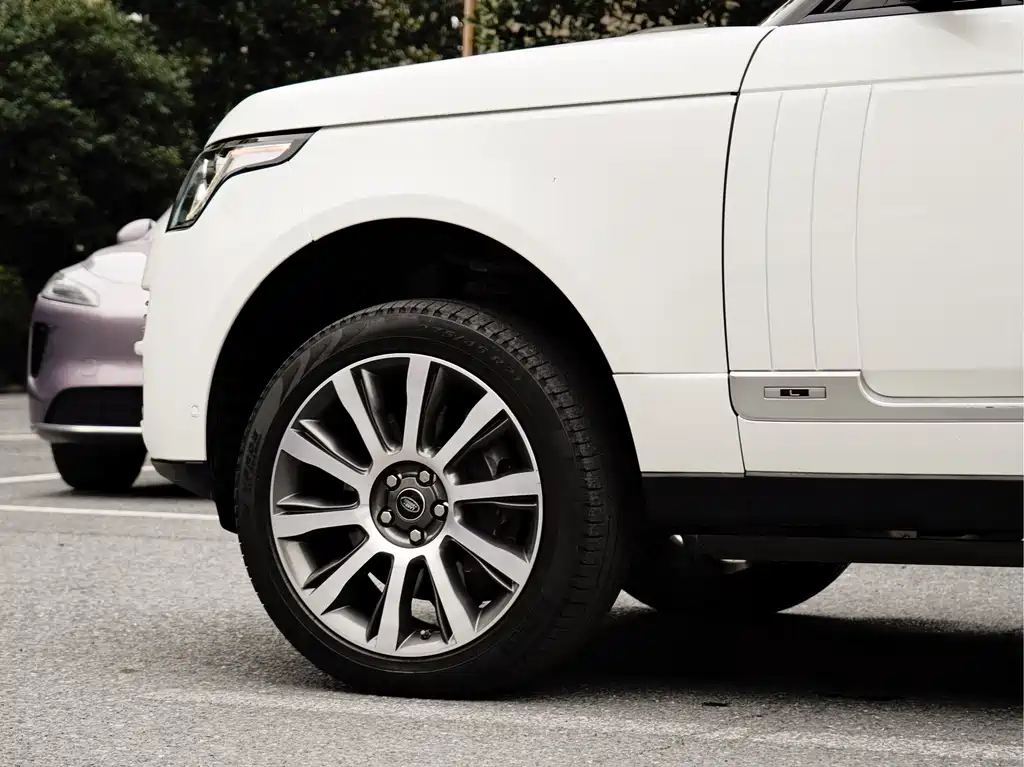 Land Rover Range Rover — миниатюра 8